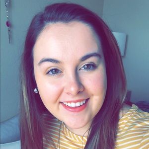 Meet your Posher, Abigail